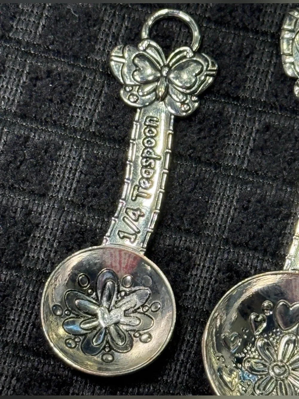 Ganz Embossed Measuring Spoons Butterflies Flowers Set of 4 Excellent Condition